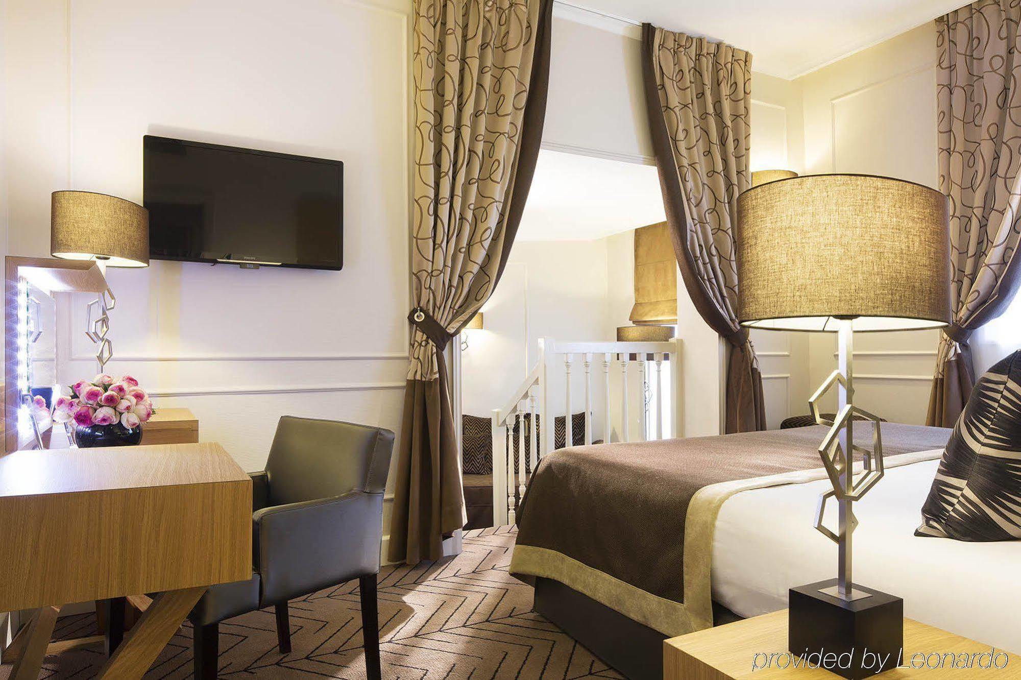 Hotel Galileo Champs Elysees Paris Exterior photo